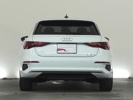 当店はアウディフォルクスワーゲンリテールジャパンの取扱車両でしたら、どちらの店舗のお車でもお取り寄せ可能です。