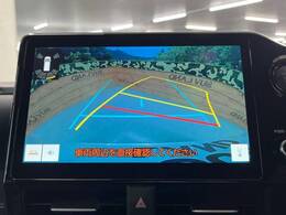 【バックカメラ】駐車時に後方がリアルタイム映像で確認できます。大型商業施設や立体駐車場での駐車時や、夜間のバック時に大活躍！運転スキルに関わらず、今や必須となった装備のひとつです！