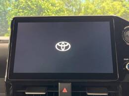 【メーカー純正ナビ】インテリアに溶け込むスタイリッシュな「専用設計」メーカーナビを装備♪視認性や操作性など基本性能にも優れ、より上質なカーライフをお楽しみいただけます。