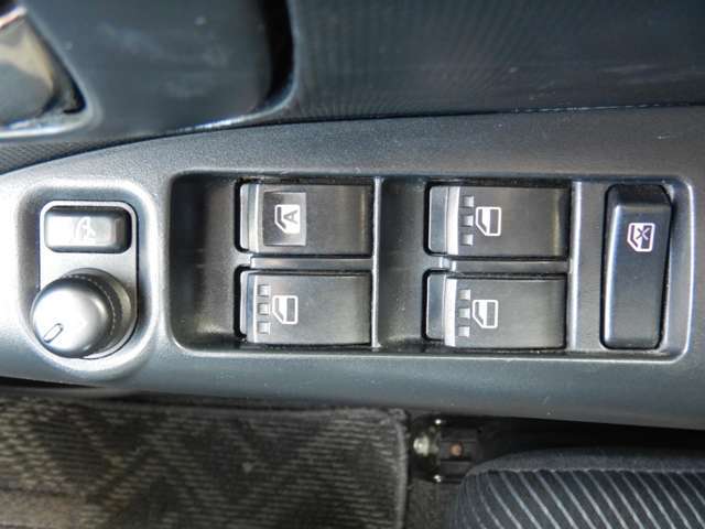 お車に詳しくない方でも安心してご来店ください！わからないこと、気になることがあれば何でもご質問ください♪当店のスタッフがわかりやすくご説明いたします！