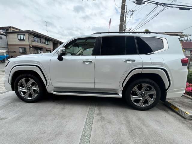 ★ランドクルーザー300★　東京都江戸川区にて展示中！詳細のお問い合わせ先は0078-6003-283161（通話料無料）までどうぞ！