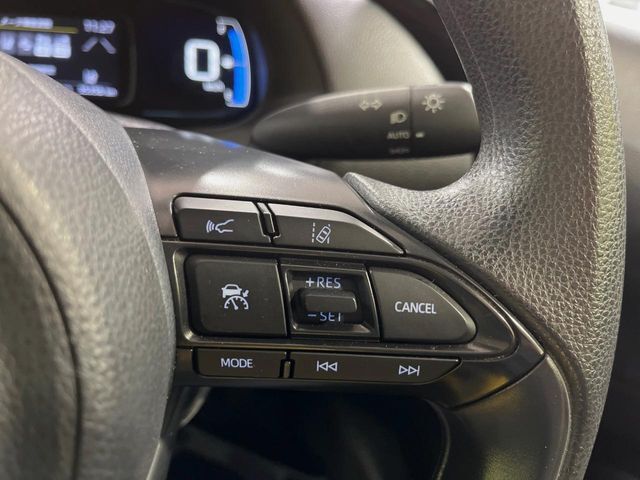 【レーダークルーズコントロール】高速道路での長距離走行が楽に！！自動で速度を保つクルーズコントロールが、衝突軽減システムと連携し、前方の車両を感知して車間を保つように速度調節してくれます！！