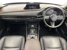 【インパネ全体】全方位で視界が広く、高い目線で運転もしやすいです！