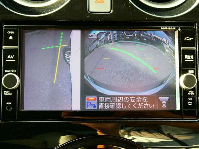 サイドブラインドモニター！！狭い道でのすれ違いで助手席側前方などの死角を減らし、壁などへの接触防止をサポートします。