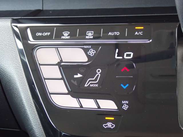 フルオートエアコンで車内はいつも快適です♪