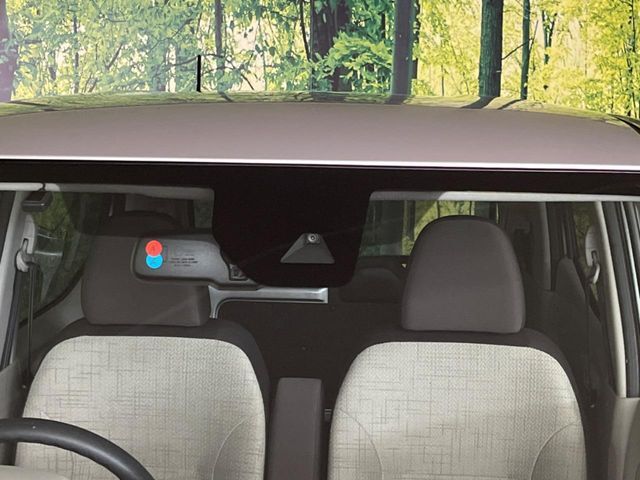 【エマージェンシーブレーキ】走行中に前方の車両等を認識し、衝突しそうな時は警報とブレーキで衝突回避と被害軽減をアシスト。より安全にドライブをお楽しみいただけます。