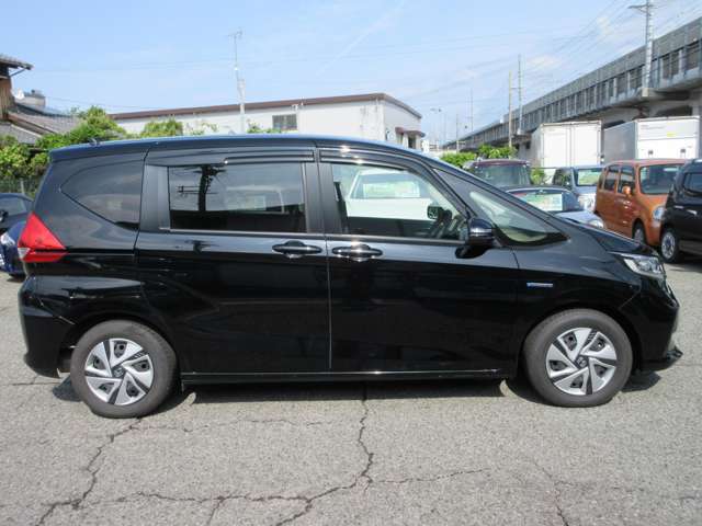 （株）あっぷる関西は業界経験者多数在籍！！新車ディーラー営業・大手中古車ディーラー営業・新車ディーラー整備士など、豊富な知識と経験をお客様の車選びや納車後のサポートをお手伝いさせて頂きます。