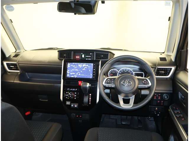 オシャレなインテリアで運転する気分も盛り上がりますよね＾＾