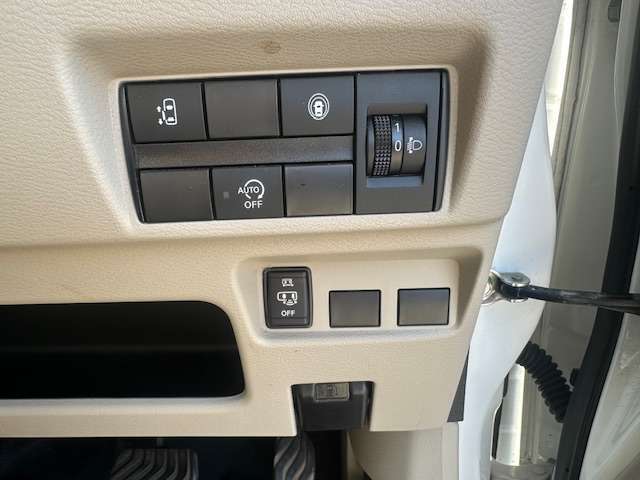車検整備もお任せ！当店は無駄な部品交換を致しません。使える部品・交換すべき部品をお客様立会いの下わかりやすくご説明させて頂きます！ご納得頂いた上で、交換についてお客様自身で決めて頂き整備を実施します。