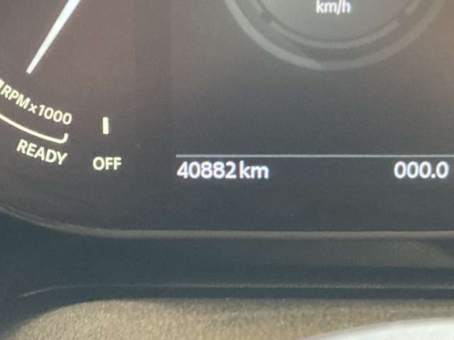 【スピードメーター】『スピードメーター』の画像になります。メーターがシンプルで見やすく運転しやすいですね！