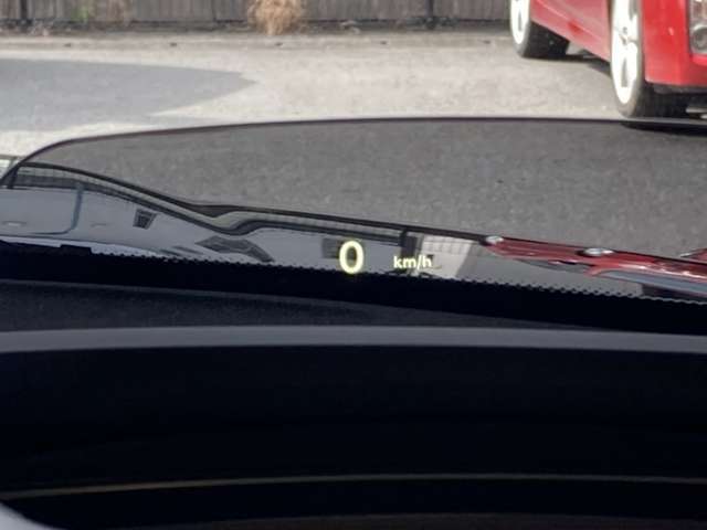 【スピードメーター】『スピードメーター』の画像になります。メーターがシンプルで見やすく運転しやすいですね！