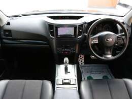 すっきりとしたレガシィB4らしいデザインのダッシュ回り！フロントビューの視認性もよく運転しやすいと思います★