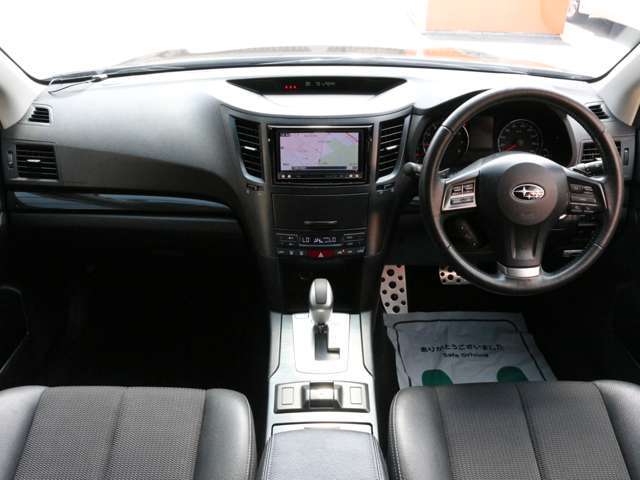 すっきりとしたレガシィB4らしいデザインのダッシュ回り！フロントビューの視認性もよく運転しやすいと思います★