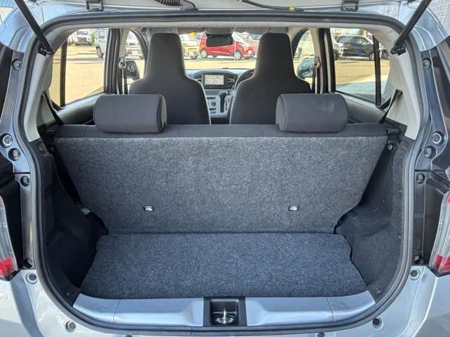 荷室も十分な広さを確保しております！
