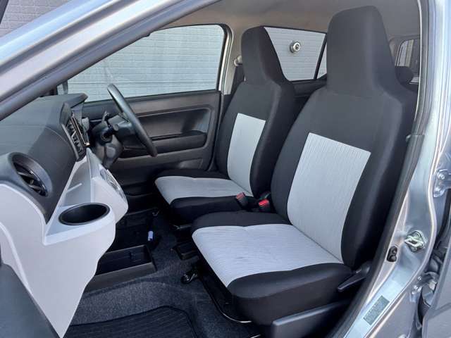 助手席側からのお写真です。