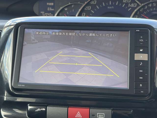 納車前には併設しております整備工場にて法定点検整備を行なってお渡ししております。