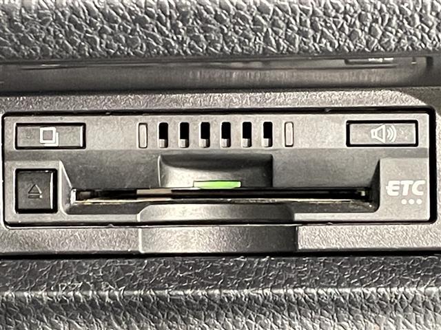 ◆【ETC】有料道路を利用する際に料金所で停止することなく通過できる、ETC車載器（ノンストップ自動料金収受システム機器）が装備されています。セットアップを行うことで利用可能になります。