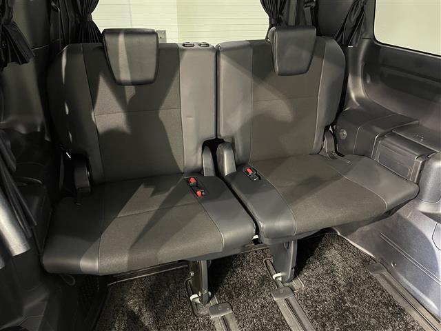 【3列目シート】店舗にて現車の確認も頂けますので、お電話で在庫をご確認の上是非、ご来店くださいませ！！！後席モニター/フリップダウンモニターの取付も承っております♪