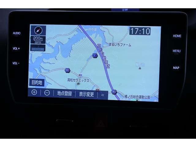 純正SDナビ付き。Bluetoothも付いていますし、フルセグでテレビも見れて、CD・DVDの再生もできます。品番NSZN-Z68T