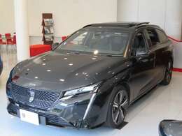 認定中古車は全車、24時間365日のロードサービス『プジョーアシスタンス』が付帯されます。早朝・夜間の万が一のトラブルの際にも対応でき、安心してお乗り頂けます。