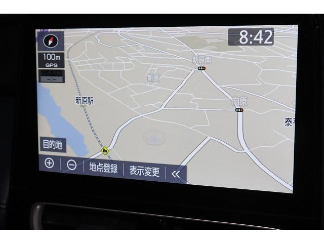 ナビを装備！　施設名などから、すぐに最適ルートを検索します。（機種によりナビやコネクトサービス等ご利用の際は、別途契約が必要となる場合があります）