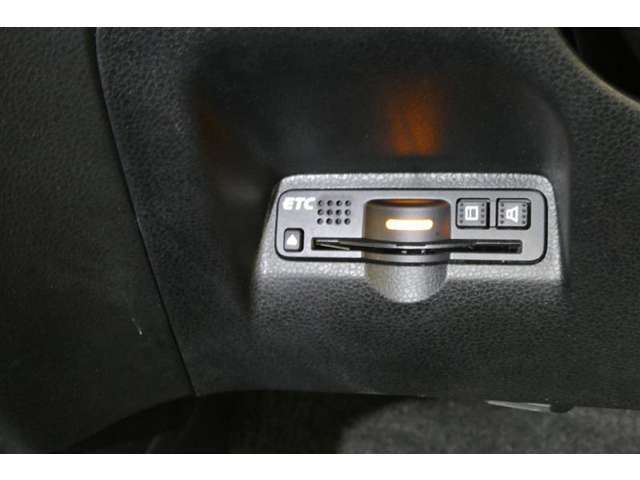 ETC車載器付きです。高速道路の料金所もスムーズに通過できます。