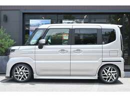 ■5年10万kmの新車保証付き■新車販売だからディーラー販売店で購入する場合と同じく5年10万kmのメーカー保証付！もちろんお近くのディーラー様で無 償保証修理やアフーサービスも受けれます。