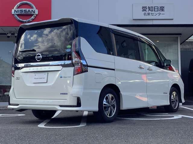 ご納車前に法定点検整備。エンジンオイルやオイルエレメント、ワイパーリフィール等は新品交換。更に内外装クリーニングを実施します。（詳細は当店スタッフまでお尋ね下さい。）