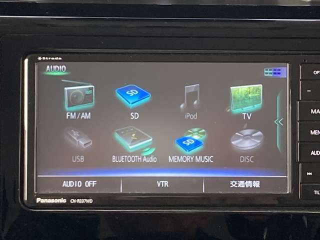 カーナビは、Bluetooth対応のメモリーナビが装着されています。