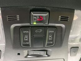 【両側パワースライドドア】スマートキーや運転席のスイッチで後席両側スライドドアの開閉が可能♪電動だから力を入れてドアを開ける必要が無く、小さなお子様でも簡単に開け閉めでき快適です♪