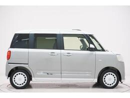 県内13店舗にて常時500台以上ダイハツ車を展示中です。見て、触って、納得のいく一台をぜひ見つけてください。