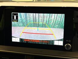 【バックカメラ】駐車時に後方がリアルタイム映像で確認できます。大型商業施設や立体駐車場での駐車時や、夜間のバック時に大活躍！運転スキルに関わらず、今や必須となった装備のひとつです！