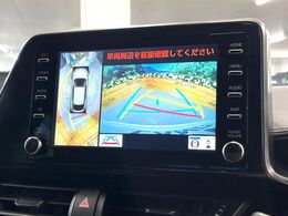 【パノラミックビューモニター】専用のカメラにより、上から見下ろしたような視点で360度クルマの周囲を確認することができます☆死角部分も確認しやすく、狭い場所での切り返しや駐車もスムーズに行えます。