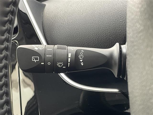 【運転席操作部】快適なドライブを楽しむための機能が装備されています！運転席から触れるので、使いやすいです！除菌プランいれていただくと、さらに清潔で安心していただけます！