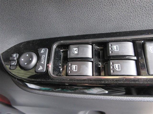 【中古車でもっとも重要なことは品質】新車と異なり中古車は個体ごとに千差万別のコンディション。品質を見抜く事はカンタンではありません。しかしコーヨーは品質にこだわったおクルマをお届けします。