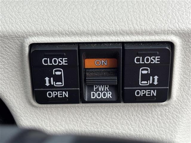 【運転席操作部】快適なドライブを楽しむための機能が装備されています！運転席から触れるので、使いやすいです！除菌プランいれていただくと、さらに清潔で安心していただけます！