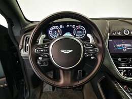 大変希少な左ハンドルのお車となります。中古車でお探しの方には珍しさが伝わるのではないでしょうか。走行距離1,000km未満、使用感もまったくございません。