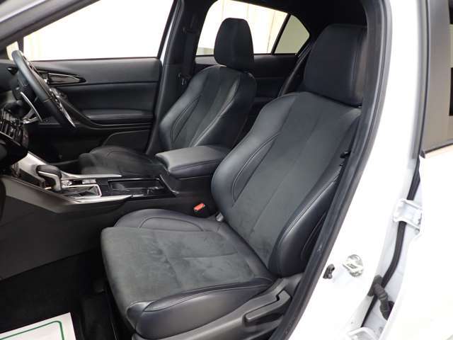 助手席側からも！足元ゆったりで乗りやすいです！快適にお過ごしいただけますね！