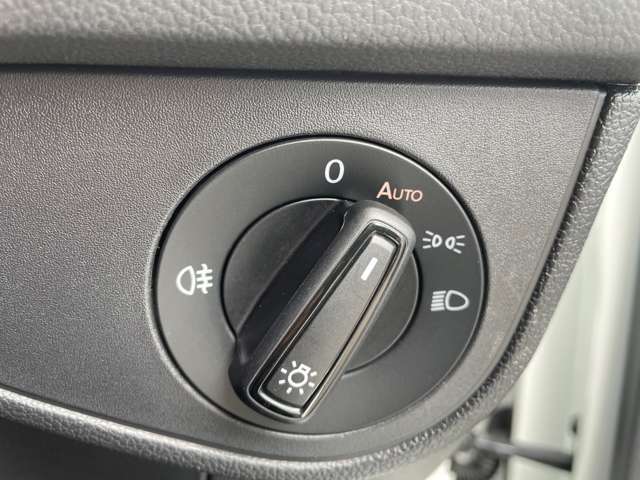 ライトコントロール(AUTOライト)