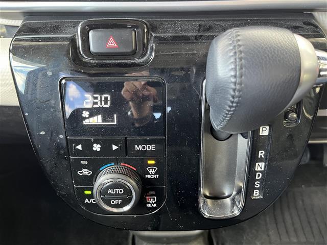 【シフトレバー】『シフトレバー』の画像になります。写真の内容に関してご不明点、ご質問等がございましたらお気軽にガリバー店舗までお問い合わせください。