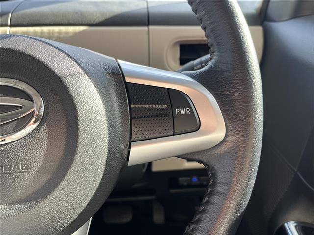 【運転席操作部】『運転席周辺の装備』の画像になります。快適なドライブを楽しむための機能が装備されています！運転席から触れるので使いやすいです！