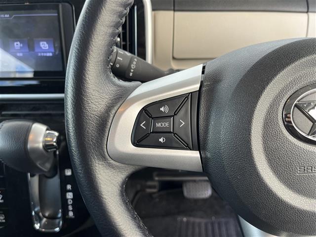 【運転席操作部】『運転席周辺の装備』の画像になります。快適なドライブを楽しむための機能が装備されています！運転席から触れるので使いやすいです！