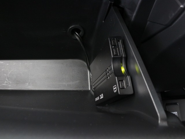 【ETC】これがあれば高速道路の料金所はノンストップです！高速道路では優越感も。是非遠出や旅行へ！快適なお時間を演出致しますよ！！必須アイテムですね♪