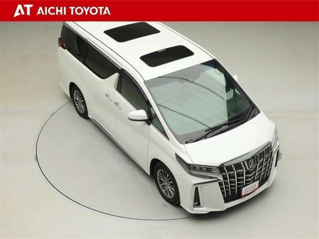 両側パワースライドドア付きだから、狭い駐車スペースなどでの乗り降りラクラク♪小さなお子さまのいるご家庭には嬉しい装備です。