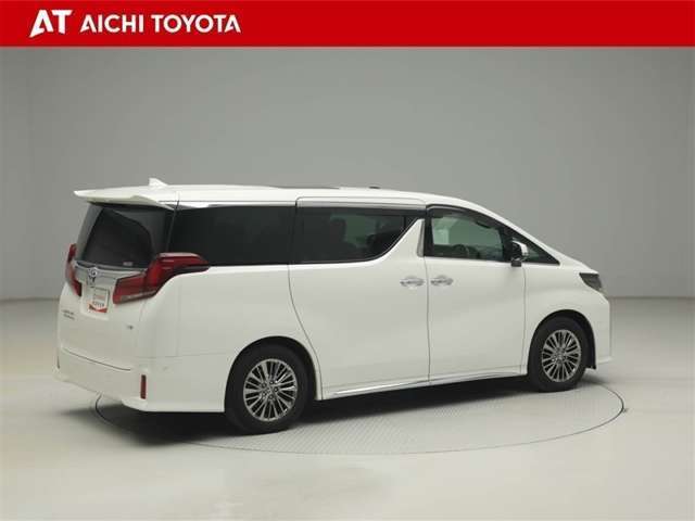 『ロングラン保証』はメーカー、年式を問わず1年間・走行距離無制限の無料保証です。最長3年まで延長可です！詳しくはスタッフまでおたずねください。