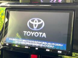 【メーカー純正ナビ】インテリアに溶け込むスタイリッシュな「専用設計」メーカーナビを装備♪視認性や操作性など基本性能にも優れ、より上質なカーライフをお楽しみいただけます。