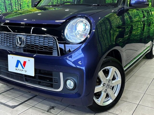 【HIDヘッドライト】非常に明るく前方を照らしてくれるので、悪天候や夜間の走行時も視界良好で安心してお乗りいただけます。