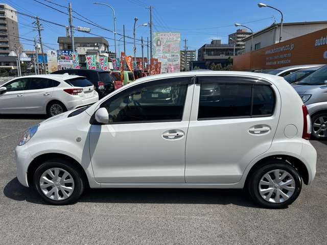 当社在庫のお車は【年式】【距離】【グレード】の条件で検索をかけていただければ、お値打ちだと自信を持っております。当社では条件よいお車をお値打ちにご提供できるように日々励んでおります。