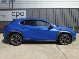 【G-link lite（有償）】万一のトラブルに対応する充実のセキュリティシステムや、音声対話による目的地設定・情報検索を備えた、先進のテレマティクスサービスが任意で利用可能です。