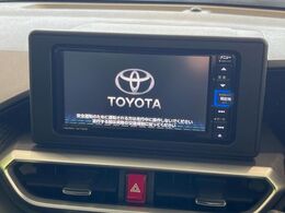 【純正ナビ】人気の純正ナビを装備しております。ナビの使いやすさはもちろん、オーディオ機能も充実！キャンプや旅行はもちろん、通勤や買い物など普段のドライブも楽しくなるはず♪